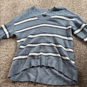 American Eagle Outfitters Blue and White V-Neck Sweater